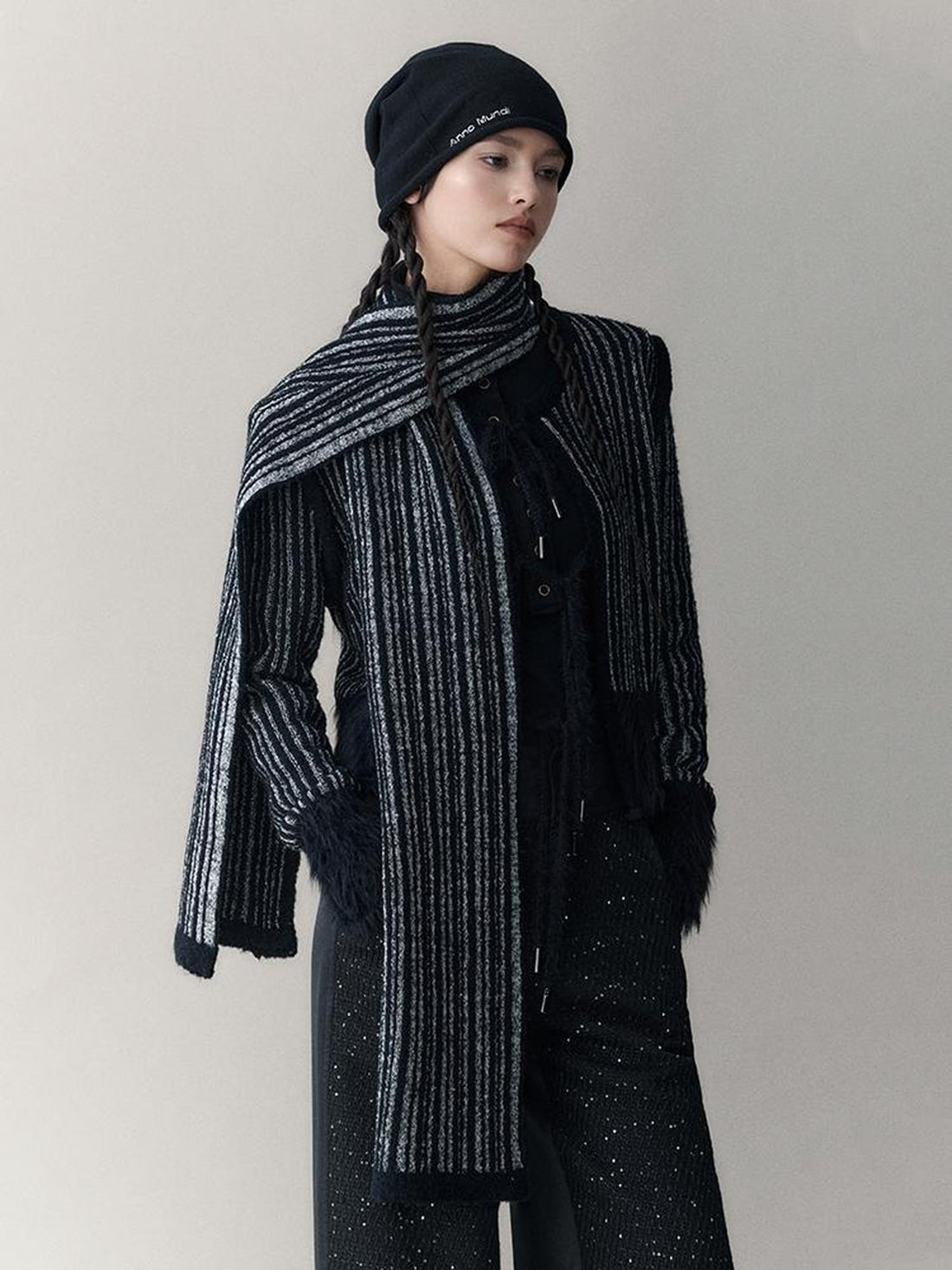 AnnoMundi Classic Black And White Stripe Air Layer Jacquard Skin Friendly Scarf