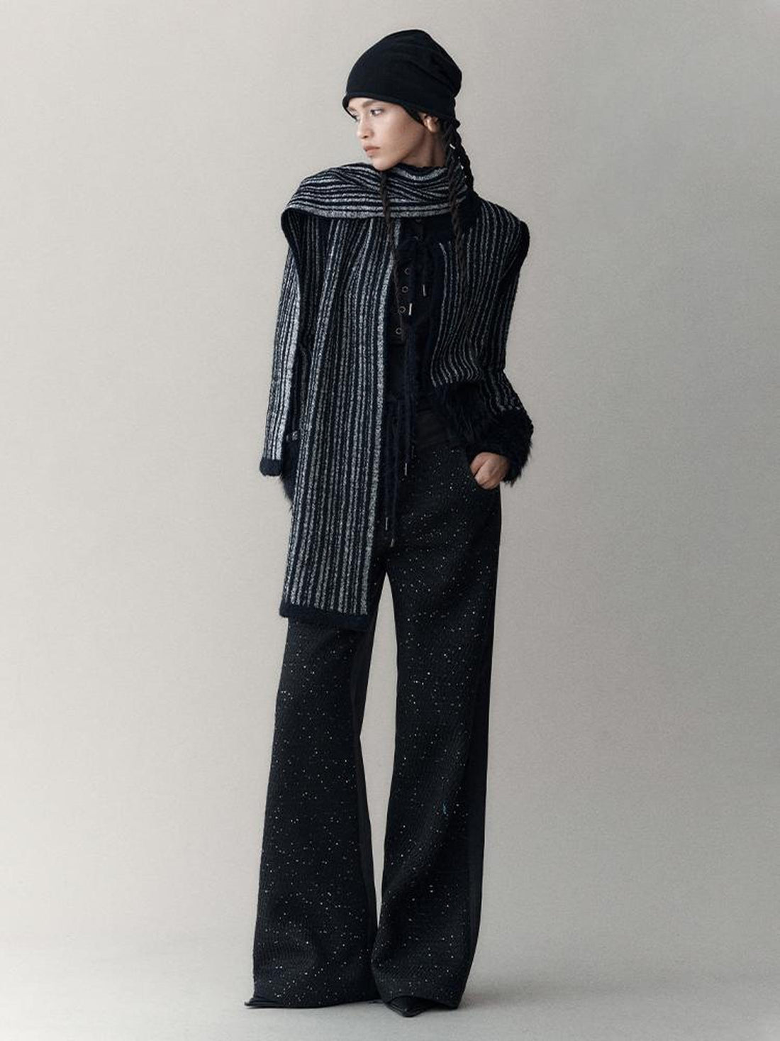 AnnoMundi Classic Black And White Stripe Air Layer Jacquard Skin Friendly Scarf