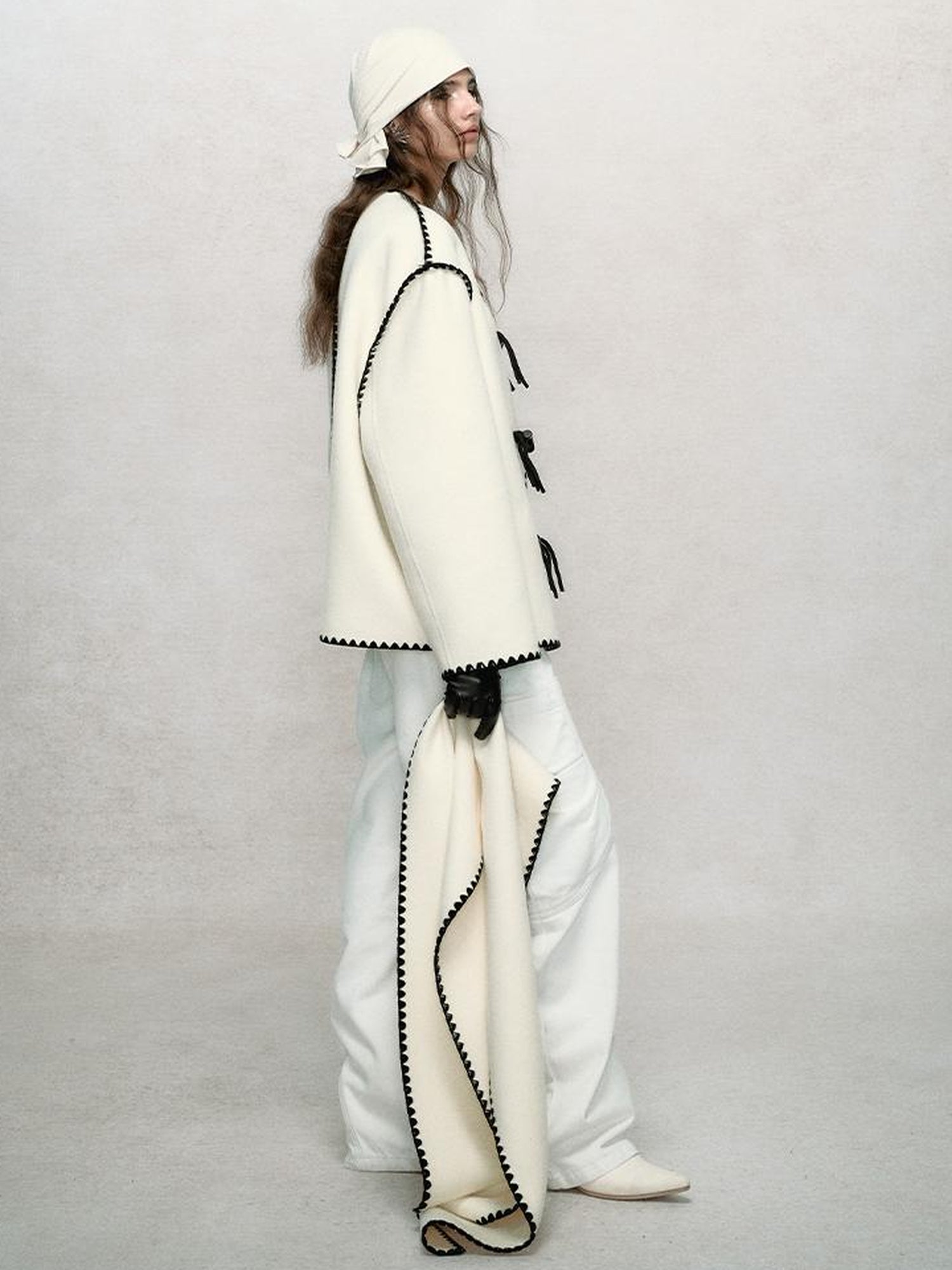 AnnoMundi Contrast Trim V Neck Double Faced Wool Coat With Scarf