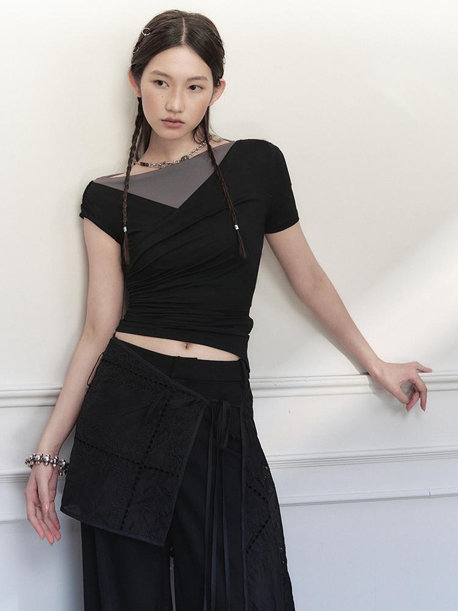 AnnoMundi Cropped Twist Hem Tee