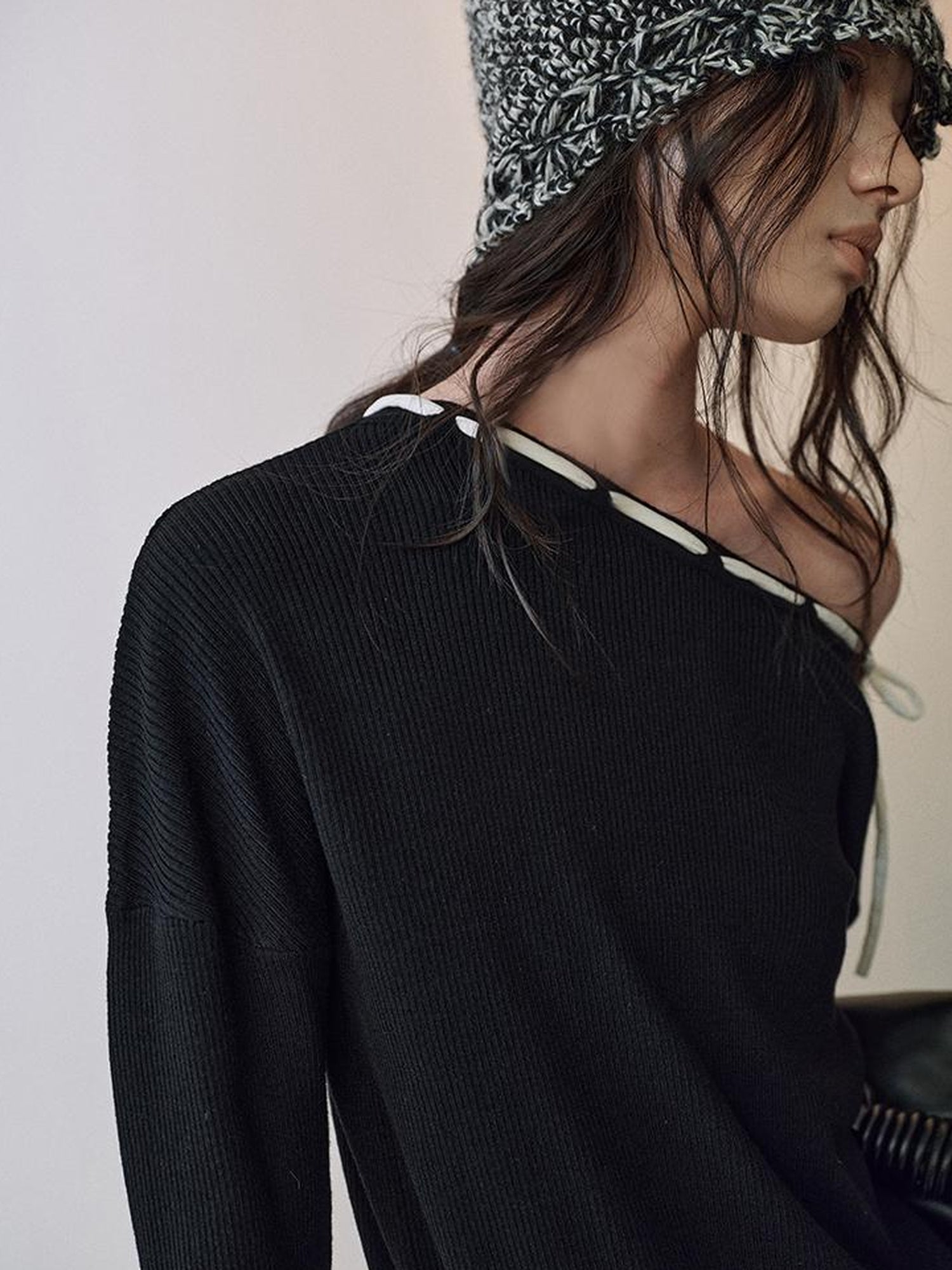 AnnoMundi Detachable Rose Contrast Trim Knit Top
