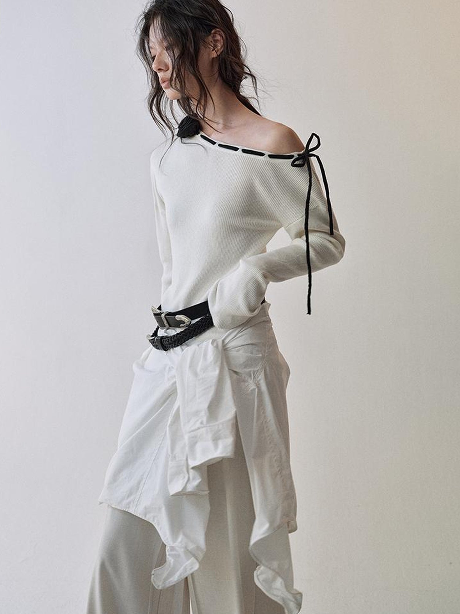 AnnoMundi Detachable Rose Contrast Trim Knit Top