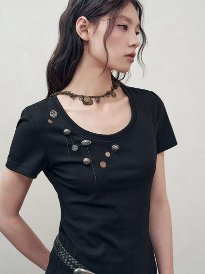 AnnoMundi Embroidered Dragon Metal Button U Neck Tee