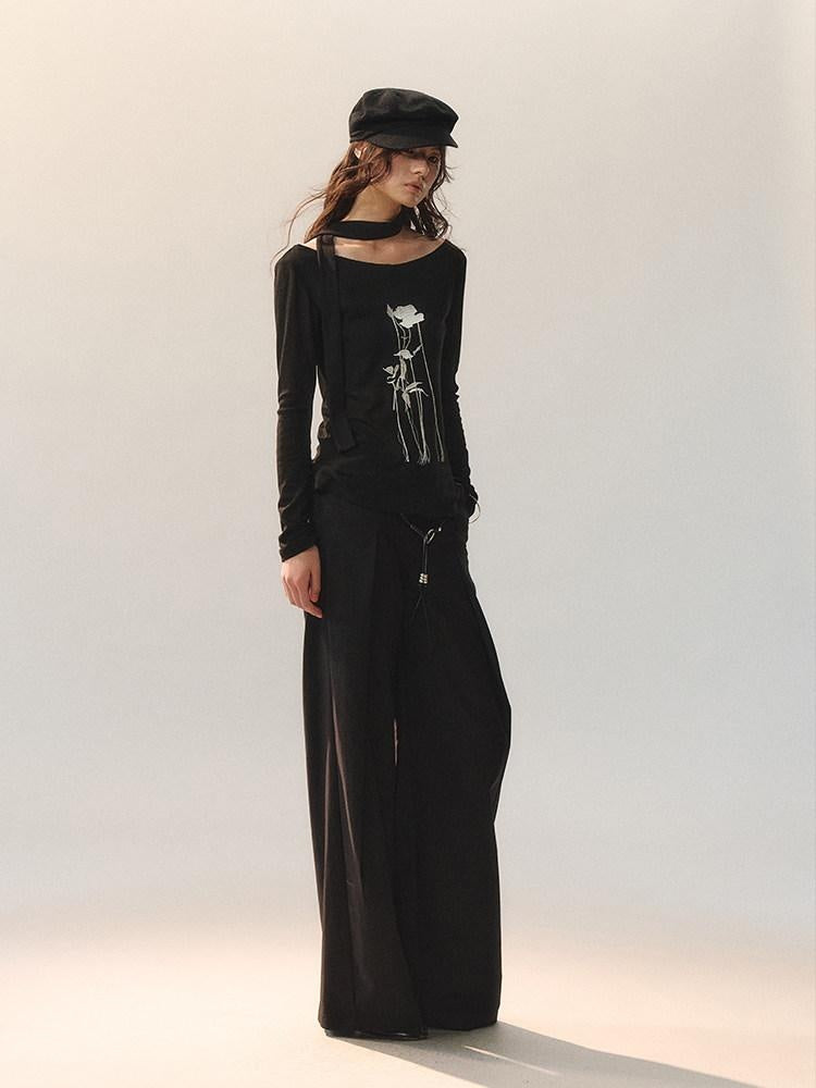 AnnoMundi Embroidered Rose Cuffed Sleeve Casual Regular Fit Women Black Long Sleeve T-Shirts