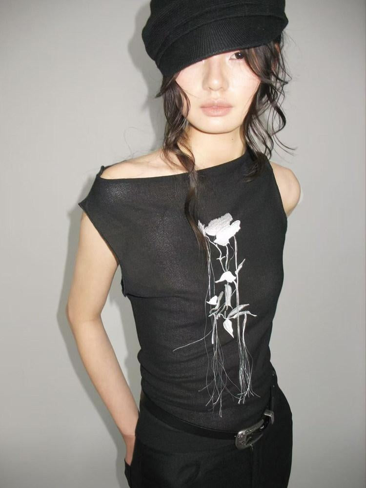 AnnoMundi Embroidered Rose Cuffed Sleeve Casual Regular Fit Women Black Long Sleeve T-Shirts