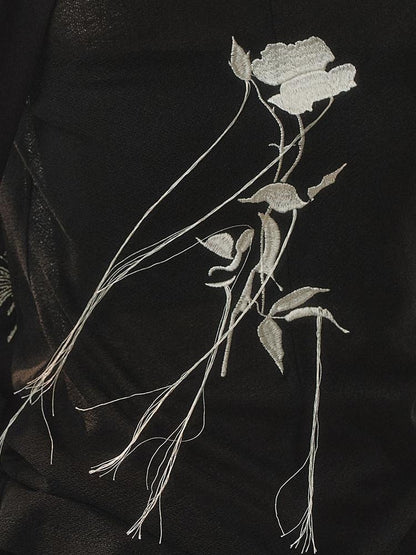 AnnoMundi Embroidered Rose Cuffed Sleeve Casual Regular Fit Women Black Long Sleeve T-Shirts