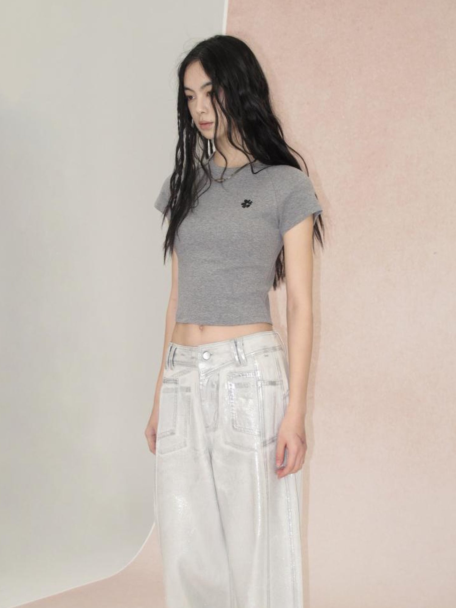 AnnoMundi Floral Embroidered Cropped Knit V-Neck T-Shirt Long-Sleeve