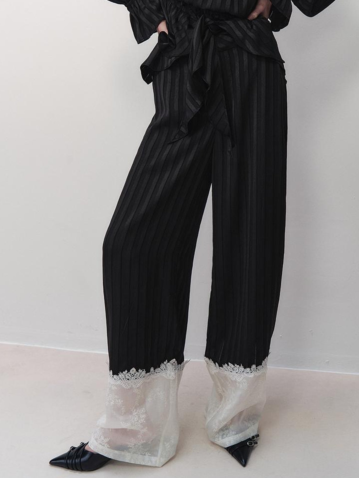 AnnoMundi Floral Embroidered Lace Trim Striped Trousers