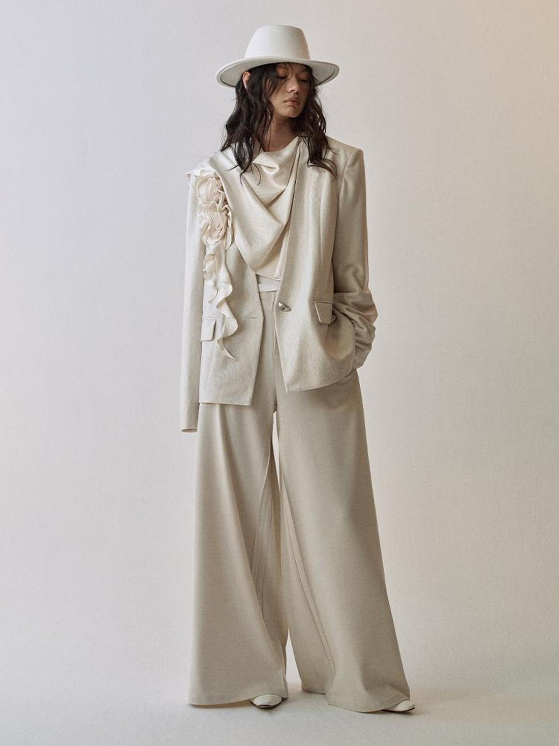 AnnoMundi Floral Texture Detachable Blazer