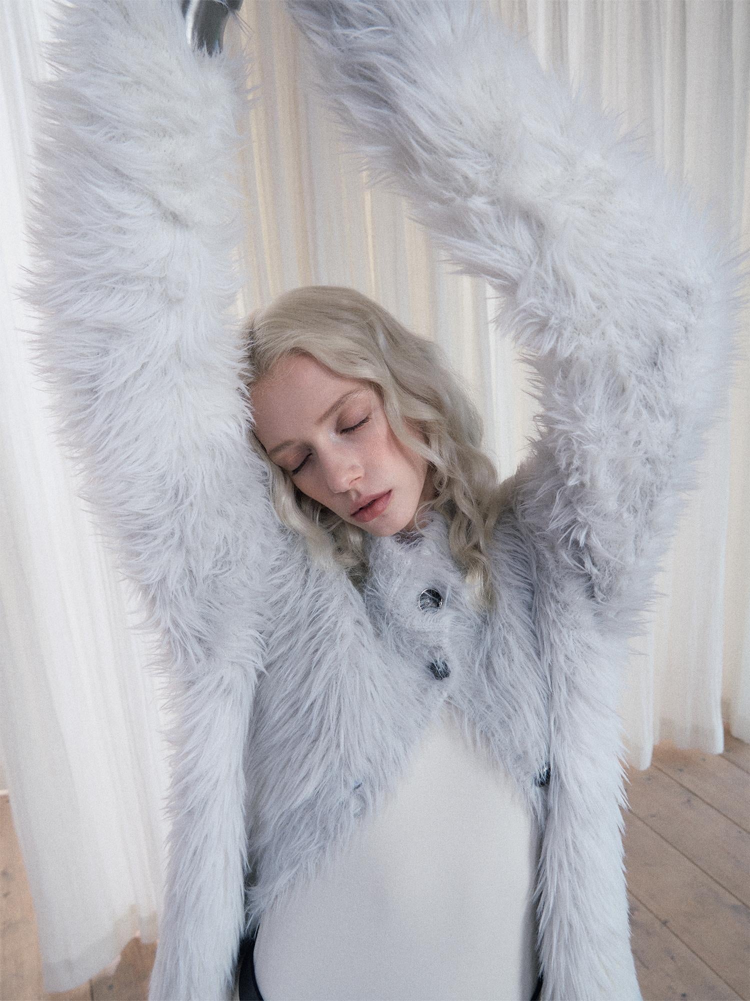 AnnoMundi Gradient Long Hair Cardigan With High Neck