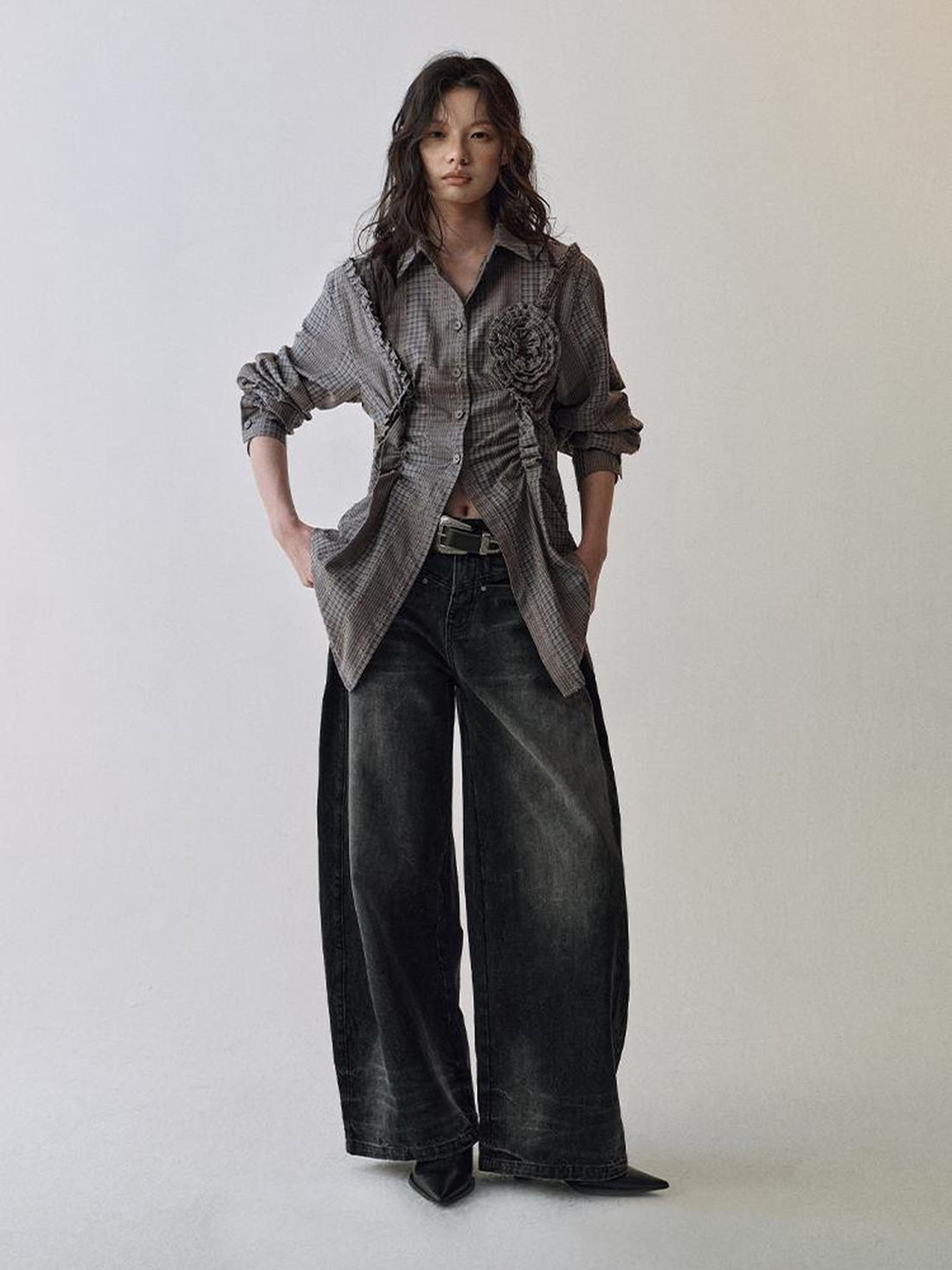 AnnoMundi Gradient Wash Distressed Denim Jeans
