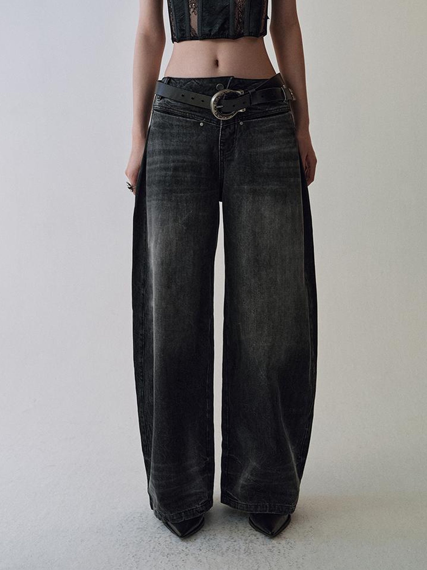AnnoMundi Gradient Wash Distressed Denim Jeans
