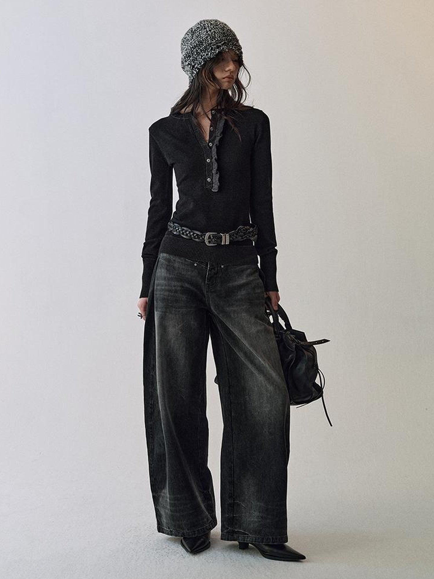AnnoMundi Gradient Wash Distressed Denim Jeans