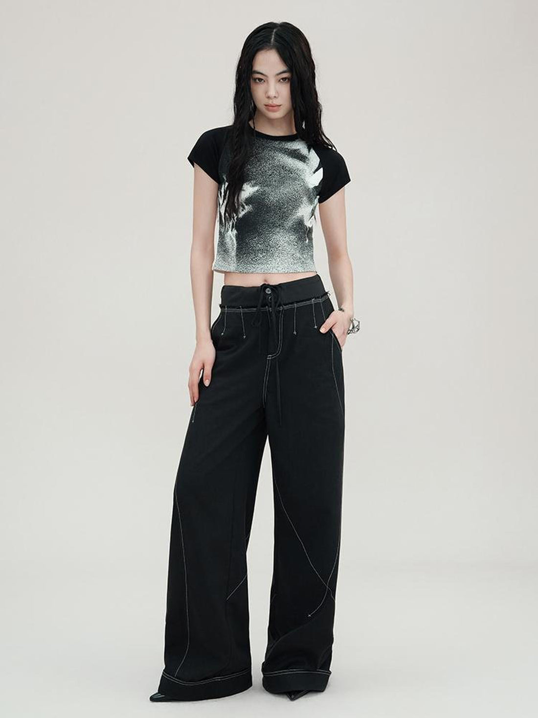 AnnoMundi Granular Gradient Shadow Floral Print Tee