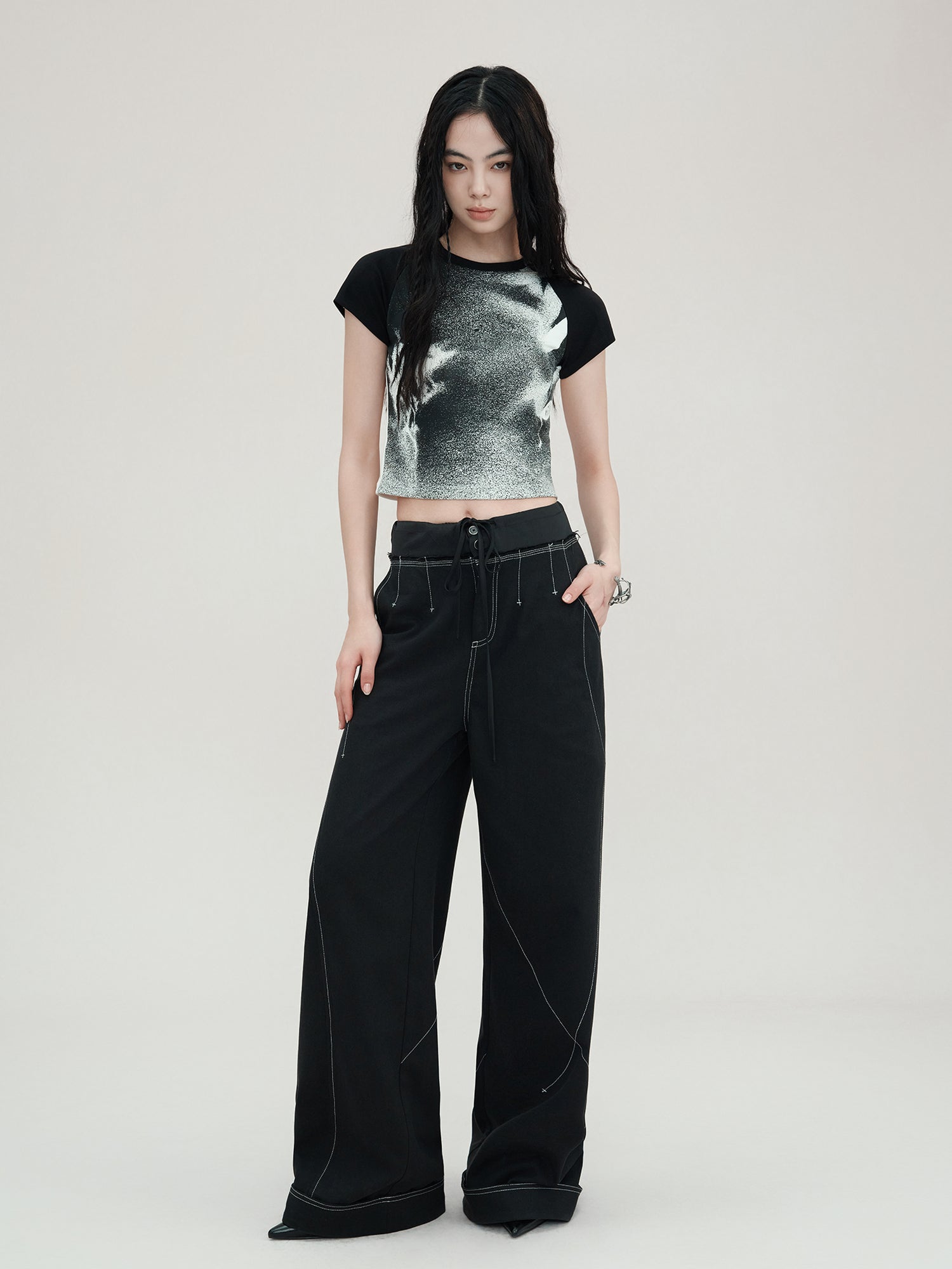 AnnoMundi Granular Gradient Shadow Floral Print Tee