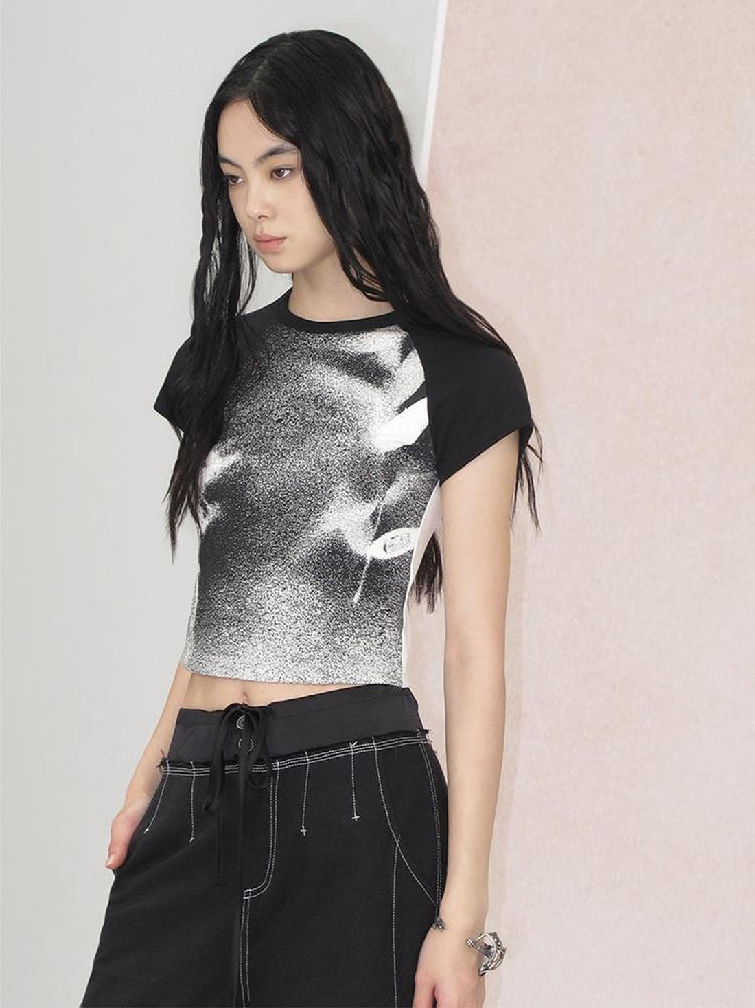 AnnoMundi Granular Gradient Shadow Floral Print Tee