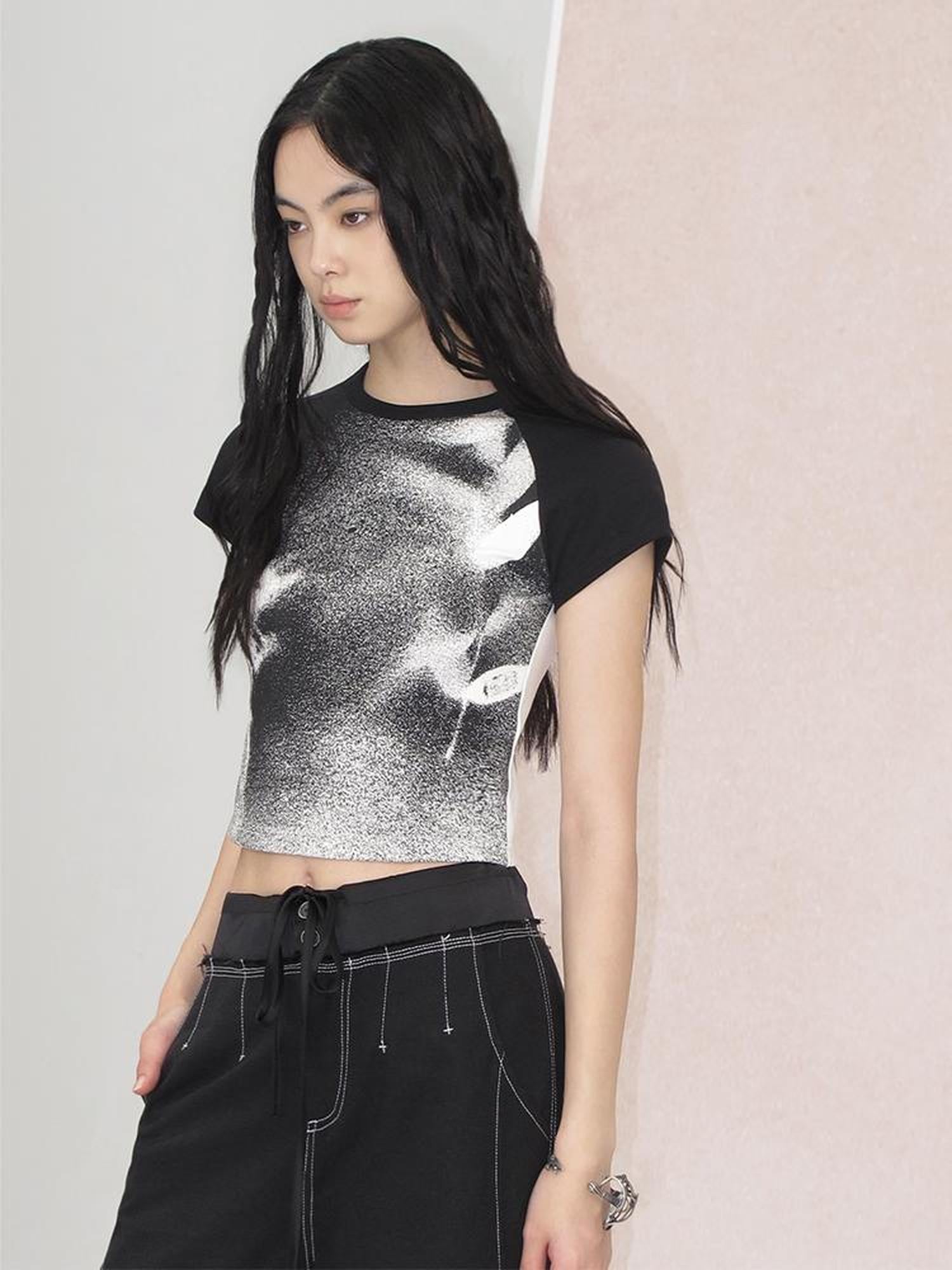 AnnoMundi Granular Gradient Shadow Floral Print Tee