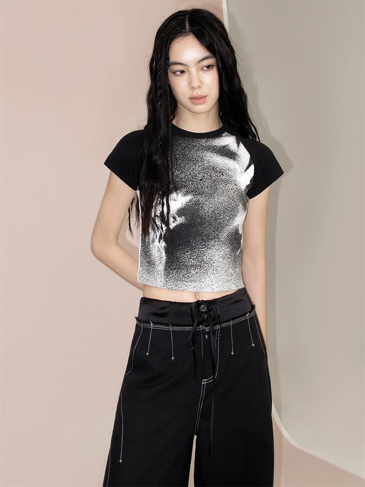 AnnoMundi Granular Gradient Shadow Floral Print Tee