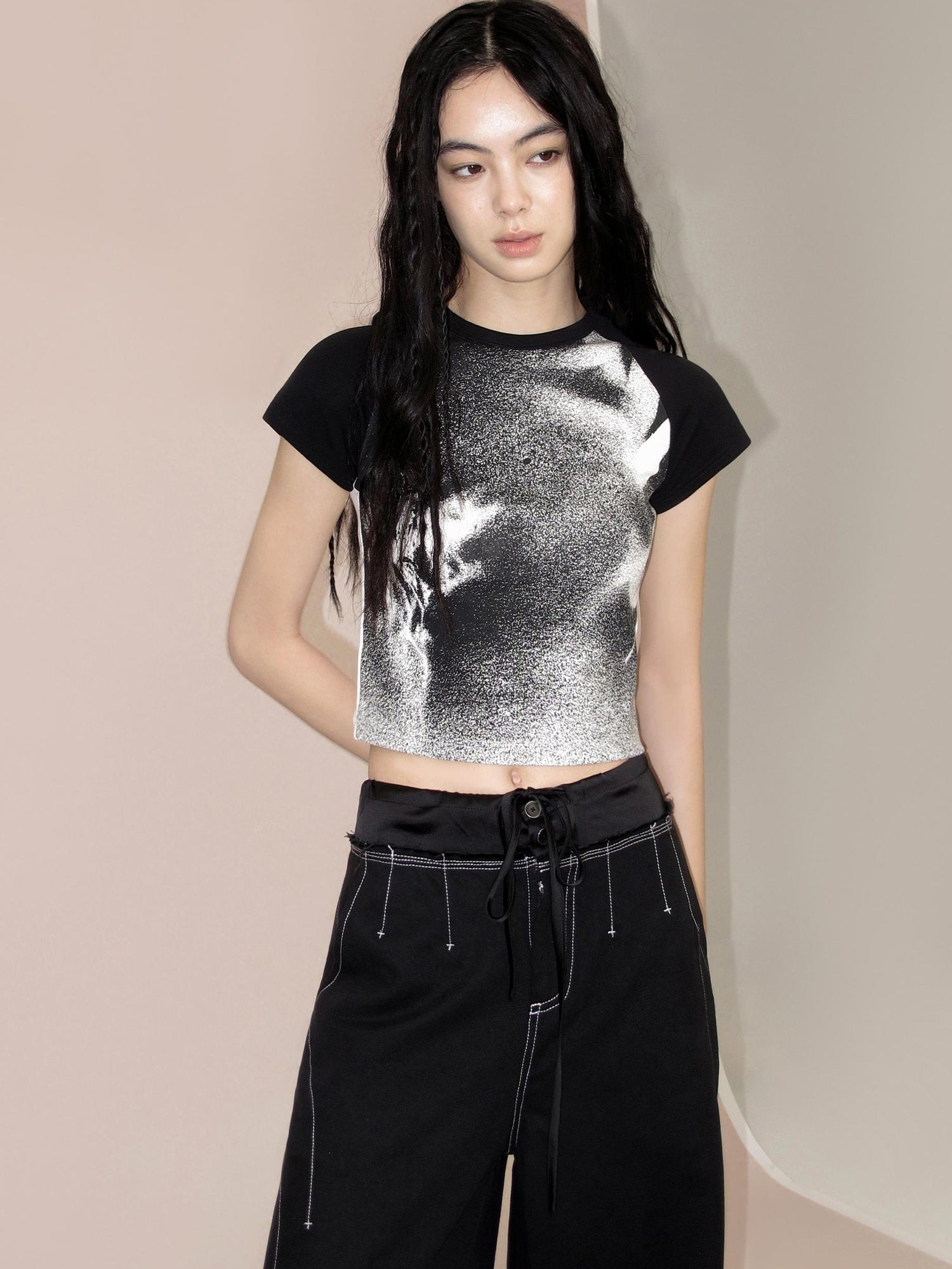 AnnoMundi Granular Gradient Shadow Floral Print Tee
