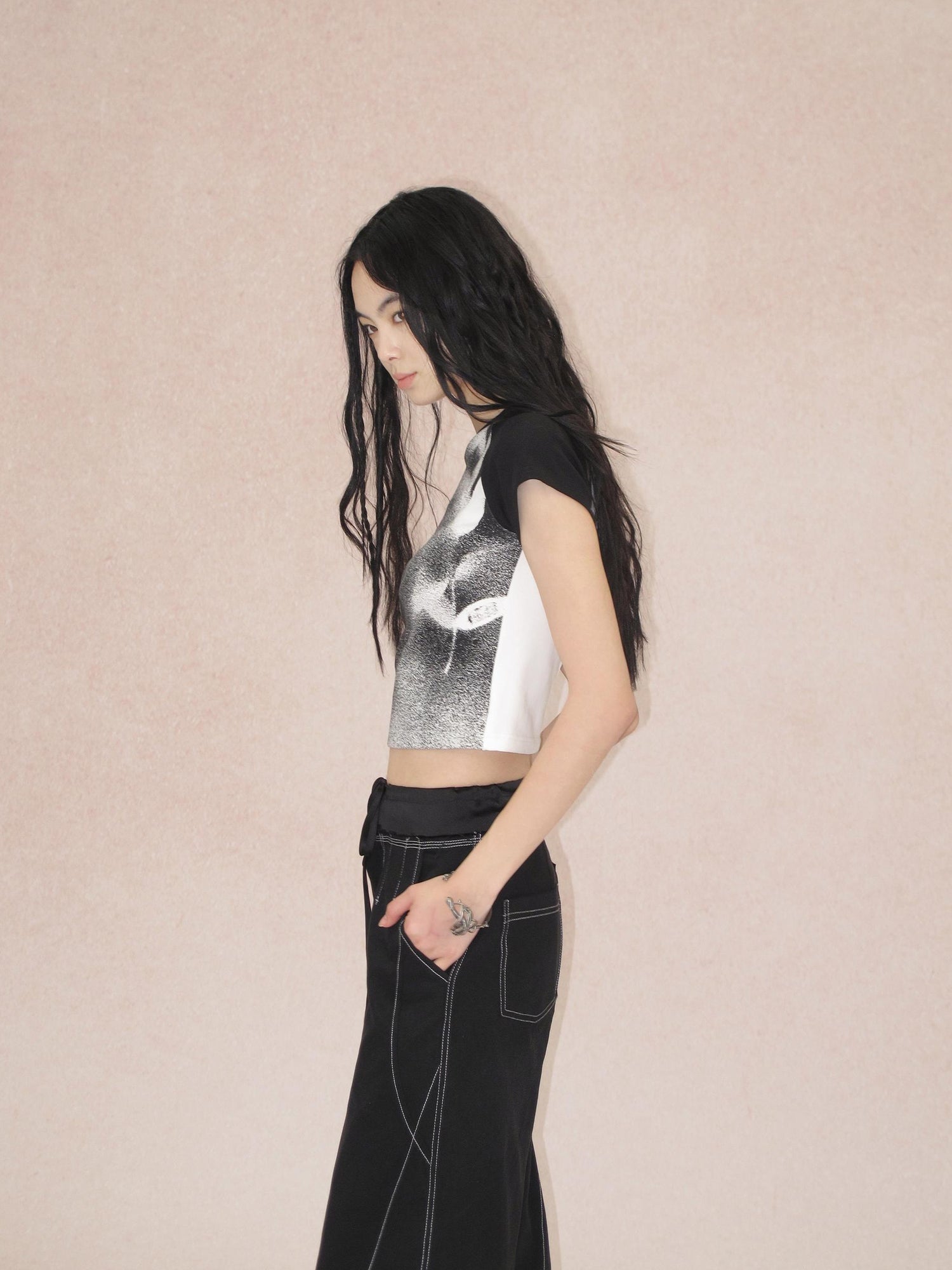 AnnoMundi Granular Gradient Shadow Floral Print Tee