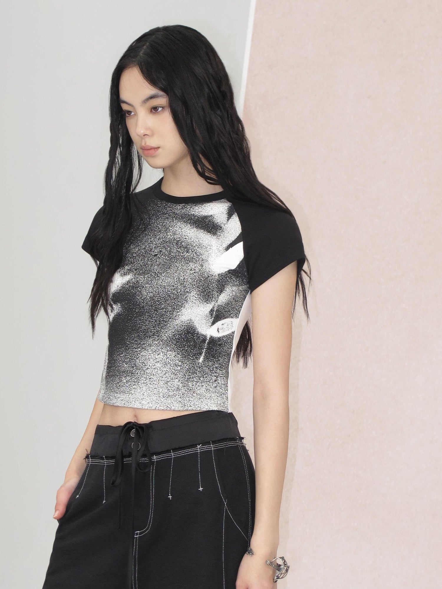 AnnoMundi Granular Gradient Shadow Floral Print Tee