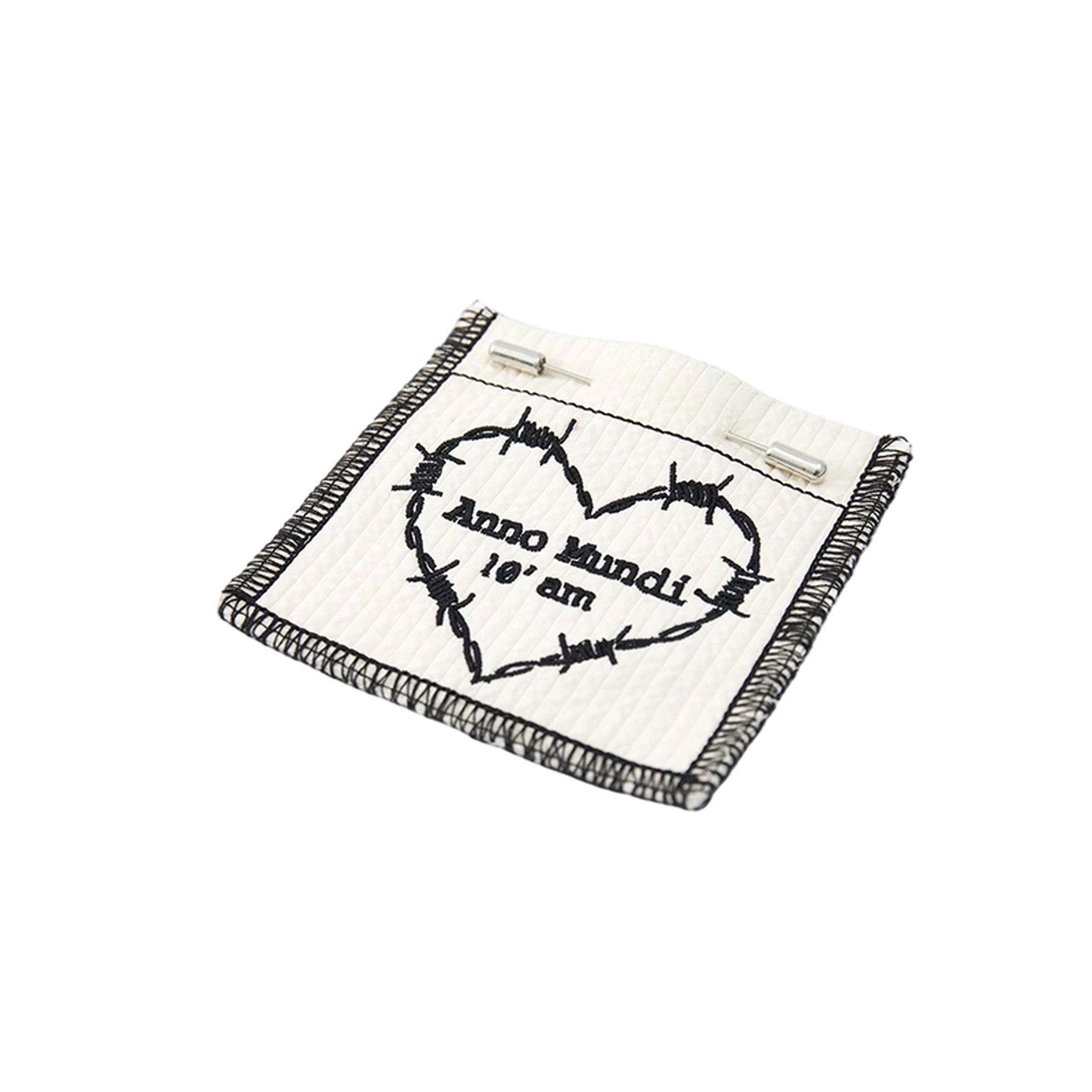 AnnoMundi_Handmade_Heart_Crochet_Brooch_MISSTT