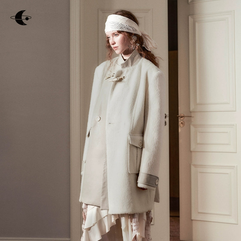 AnnoMundi_Handwoven_Horn_Button_Wool_Coat_with_Fleece_Lining_MISSTT
