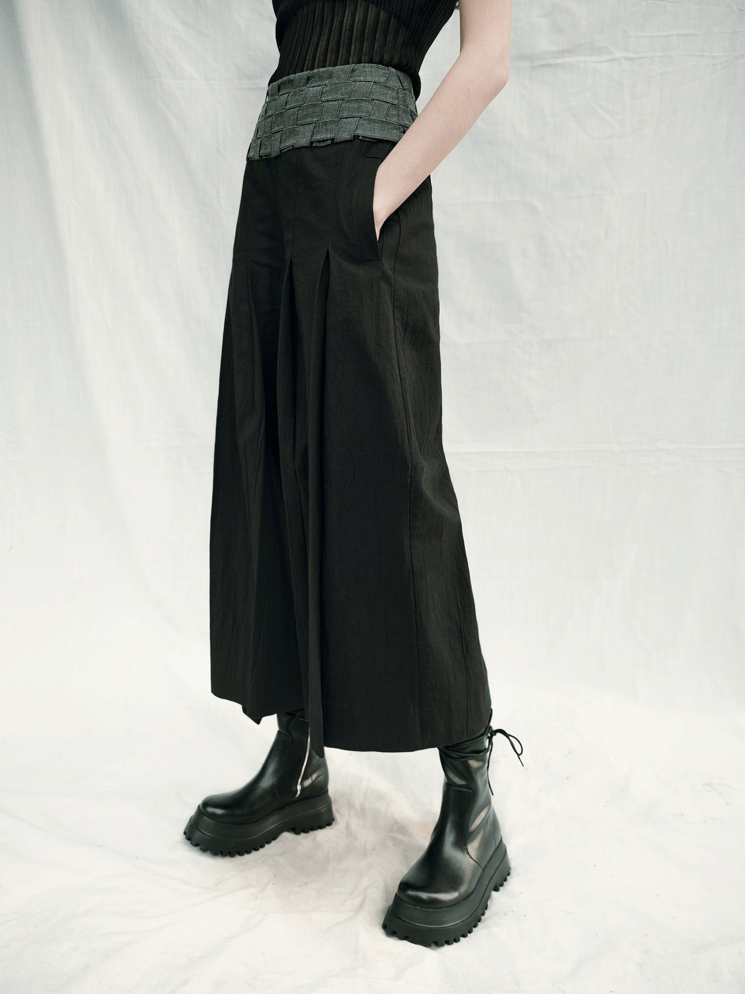 AnnoMundi Handwoven Wide Leg Cropped Trousers In Linen Blend