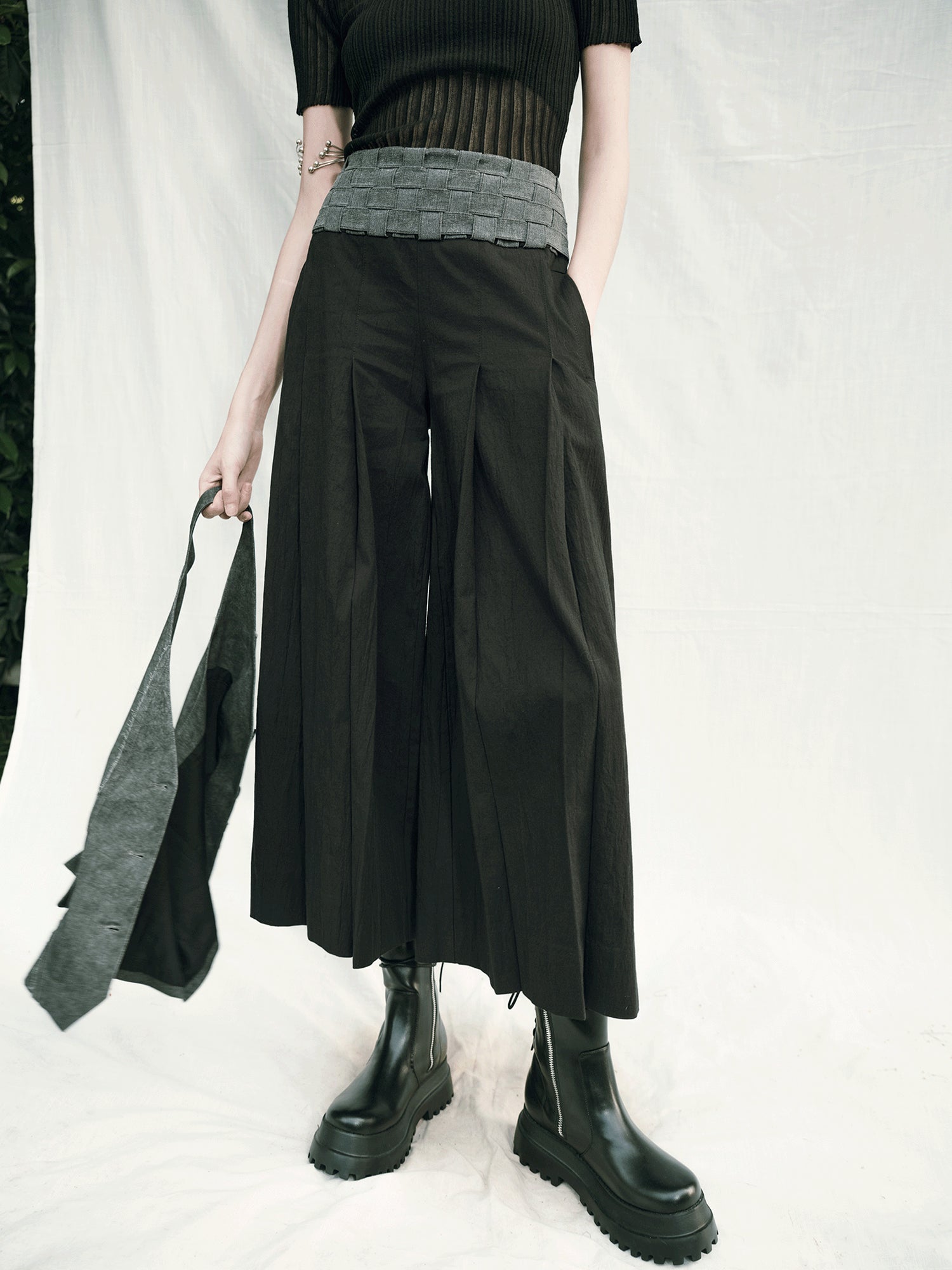 AnnoMundi Handwoven Wide Leg Cropped Trousers In Linen Blend