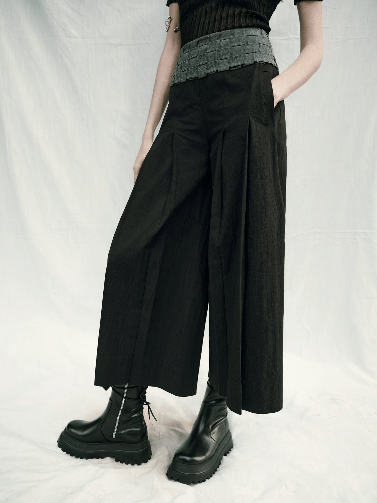 AnnoMundi Handwoven Wide Leg Cropped Trousers In Linen Blend