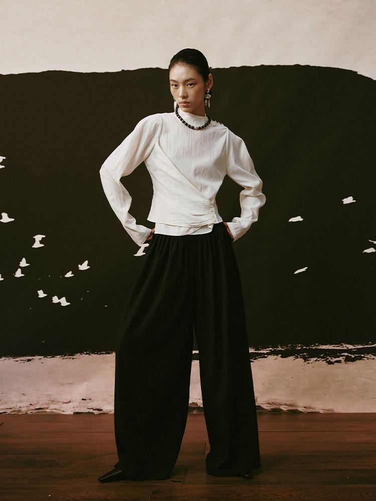 AnnoMundi Matte Diagonal Waist Pleat Stand Collar Women&