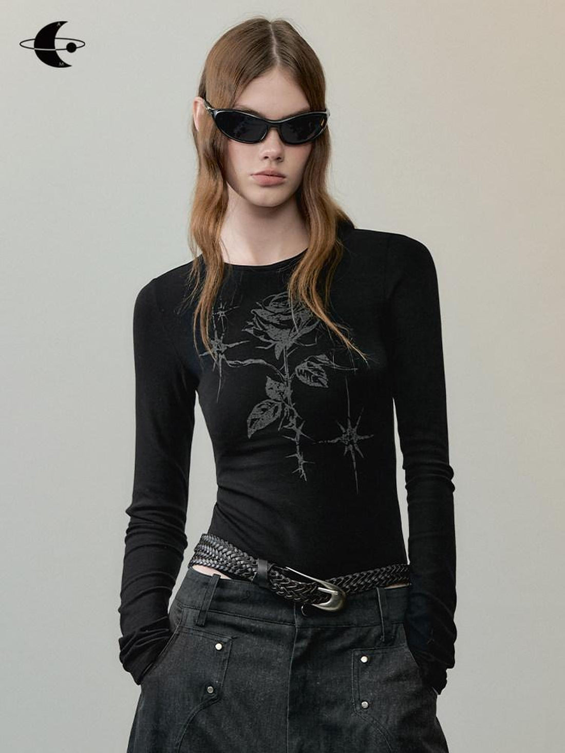 AnnoMundi Rose Print Casual Slim Fit Low Crew Neck Women Black Cotton Blend T-Shirt