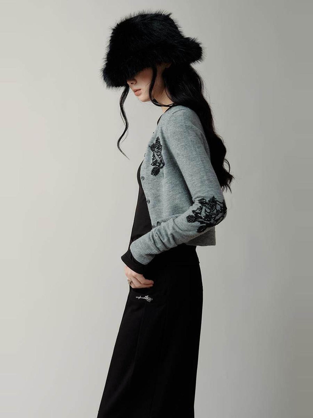 AnnoMundi Sequin Embellished 3D Embroidered Round Neck Women&