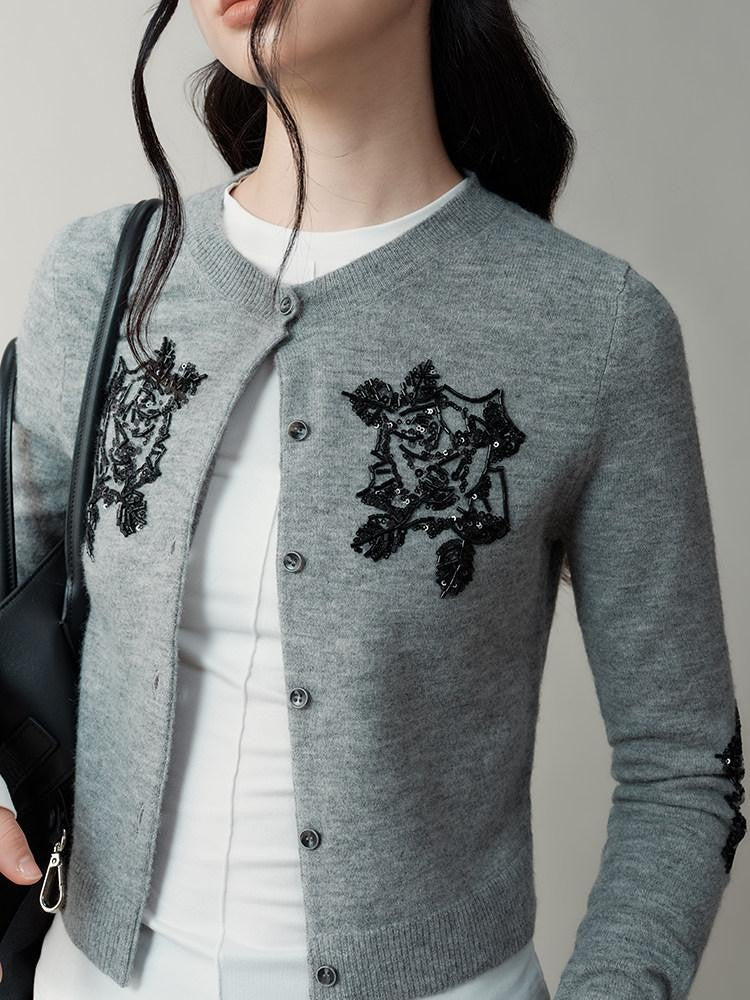 AnnoMundi Sequin Embellished 3D Embroidered Round Neck Women&