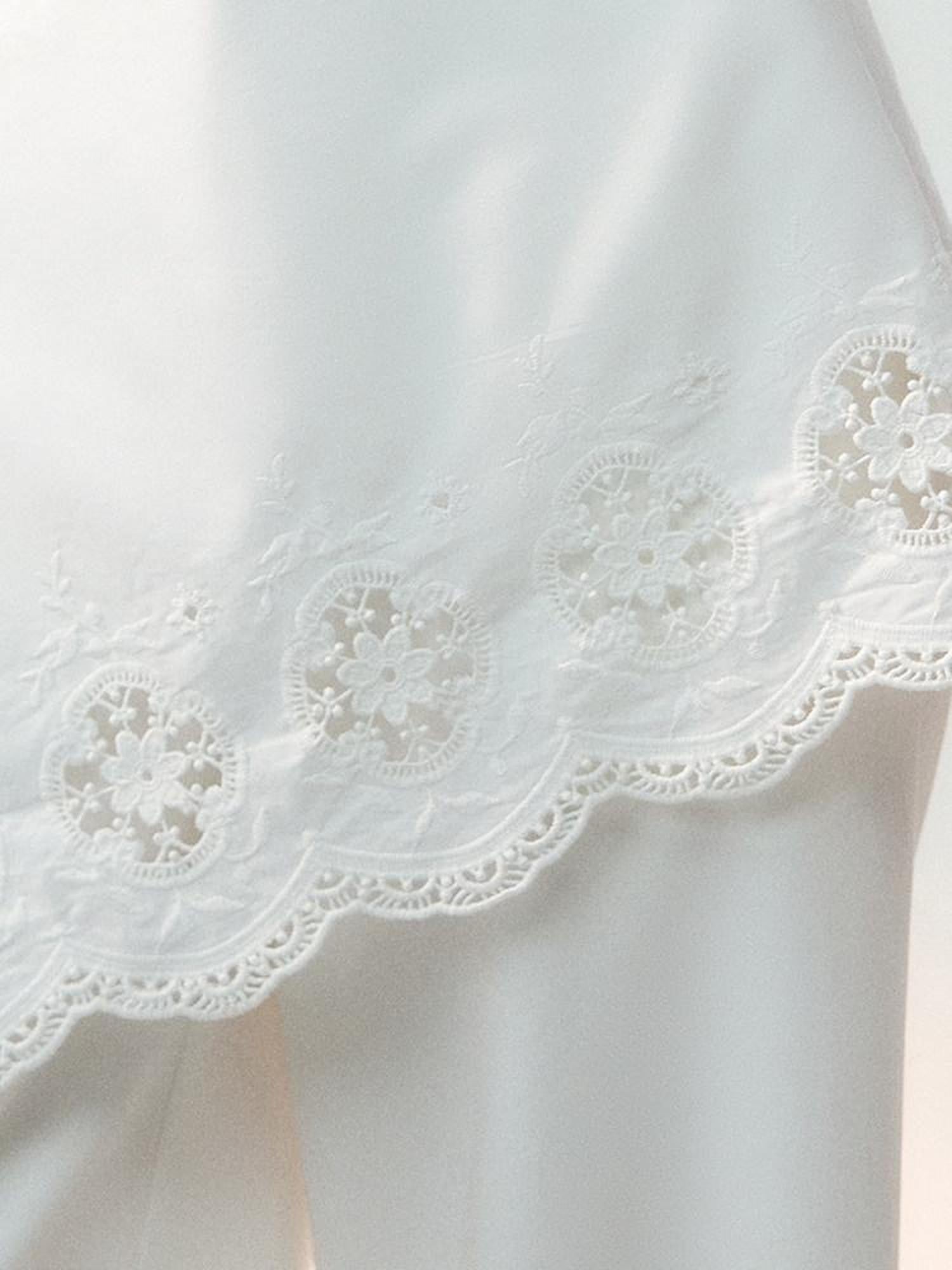 AnnoMundi Soft Drape 3D Floral Applique Women&