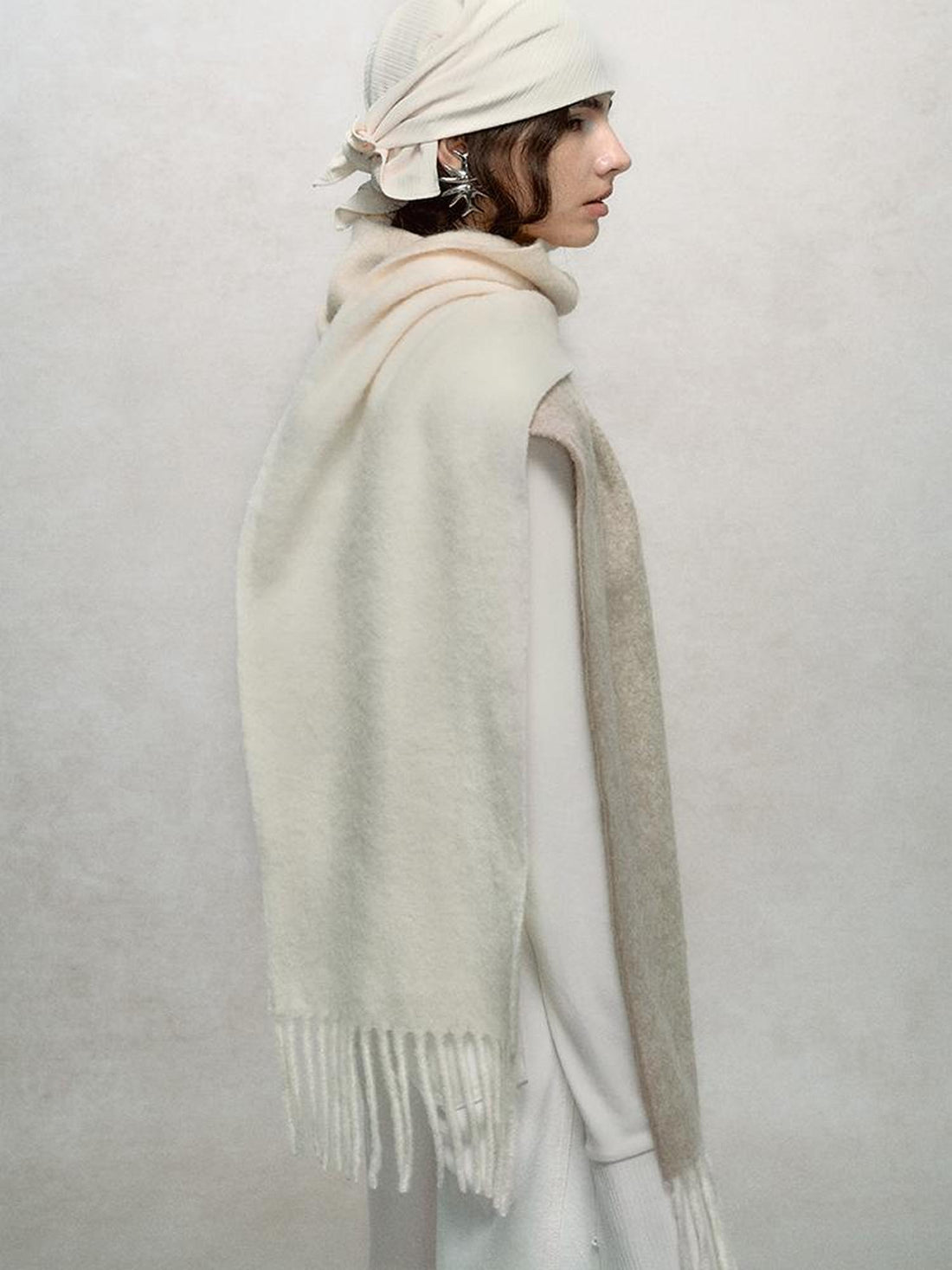 AnnoMundi Soft Loop Wool Gradient Fringe Scarf