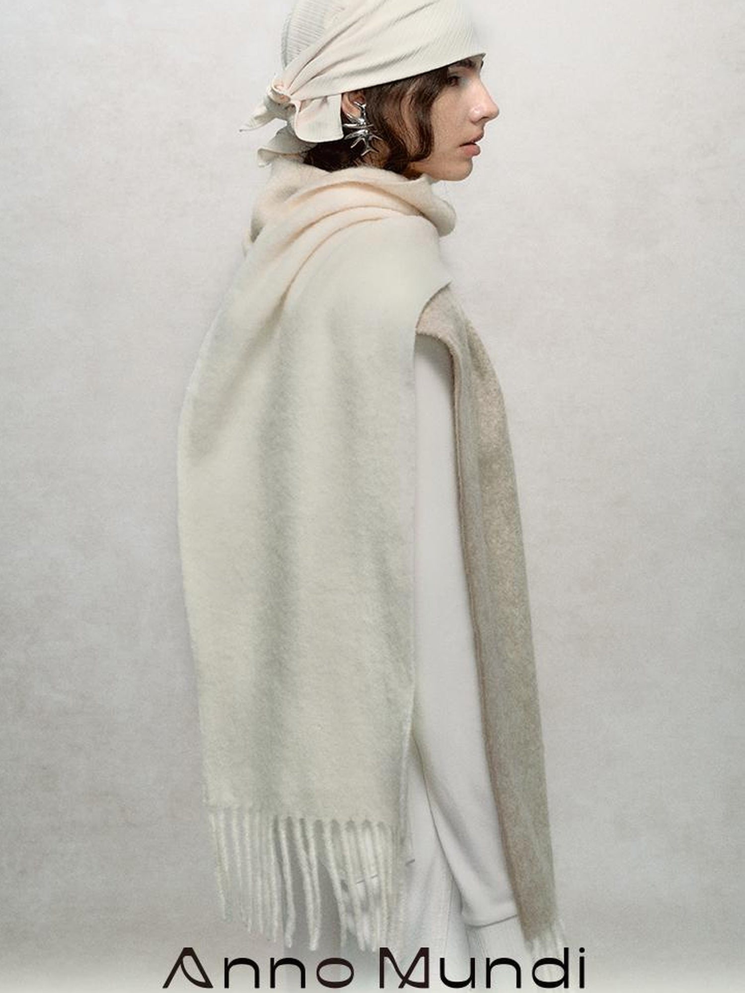 AnnoMundi Soft Loop Wool Gradient Fringe Scarf