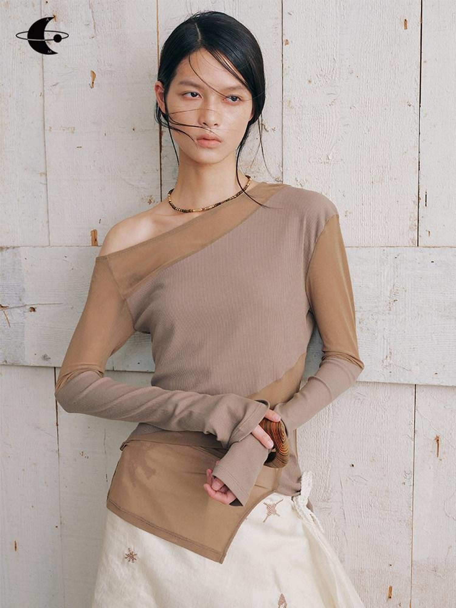 AnnoMundi Soft Shoulder Panelled Asymmetric Neck Women&