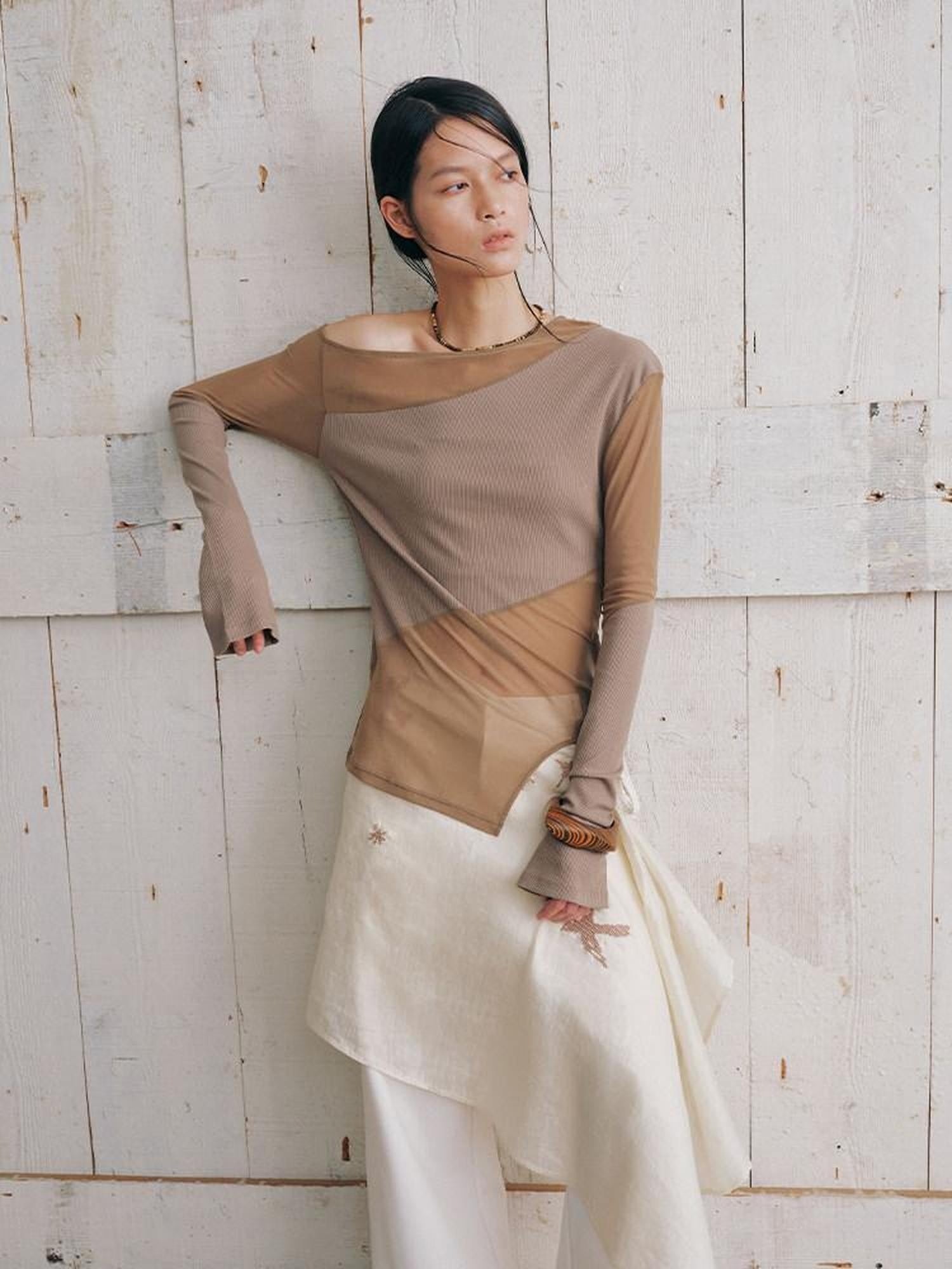 AnnoMundi Soft Shoulder Panelled Asymmetric Neck Women&