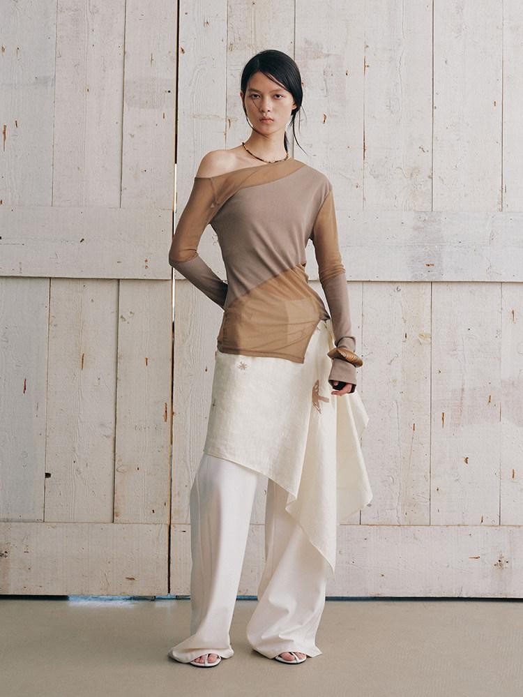 AnnoMundi Soft Shoulder Panelled Asymmetric Neck Women&