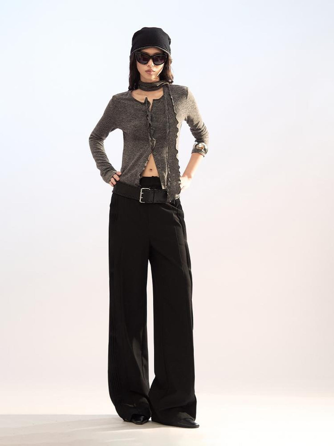 AnnoMundi Twisted Scallop Trim Knit Women&