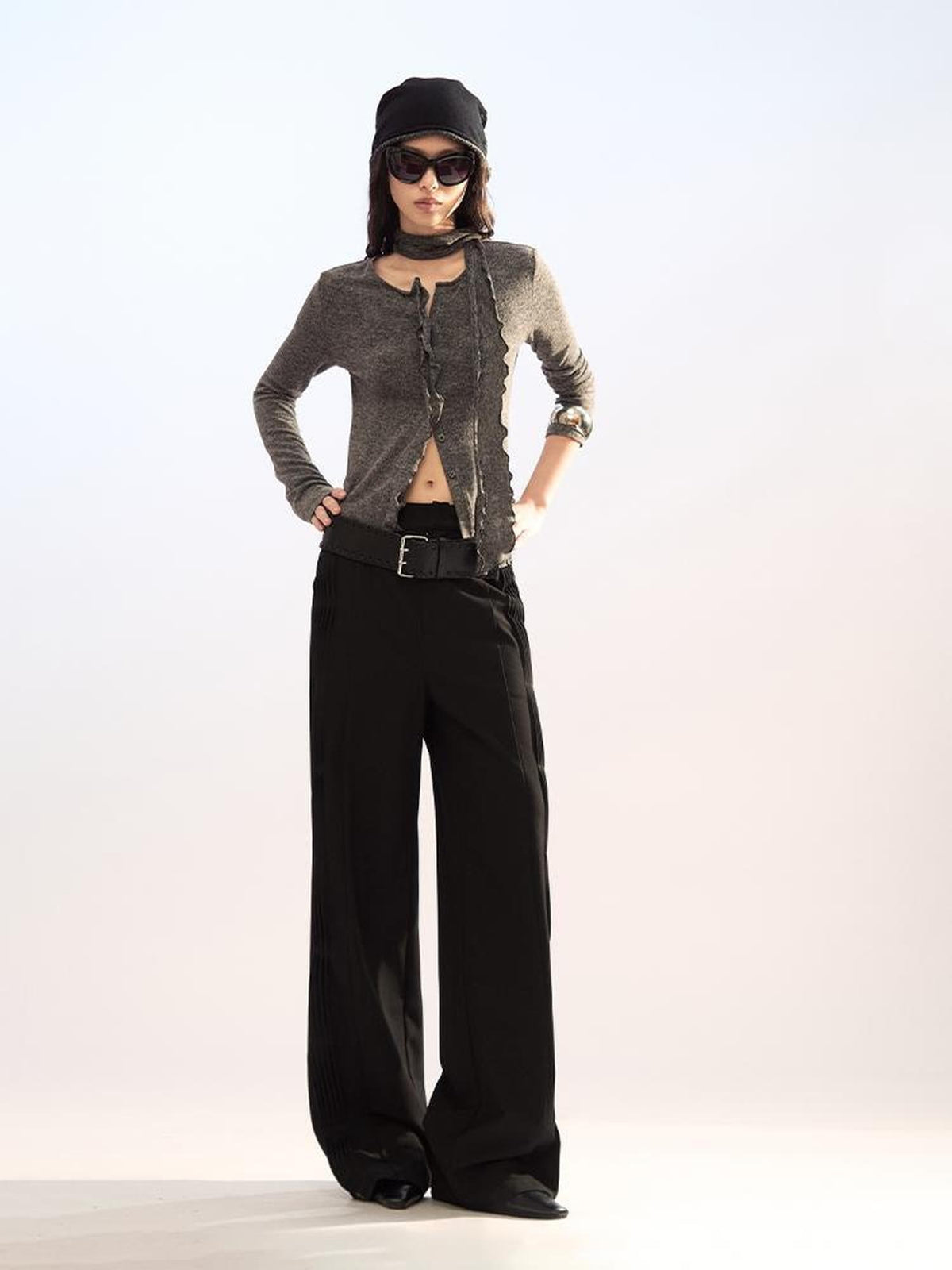 AnnoMundi Twisted Scallop Trim Knit Women&