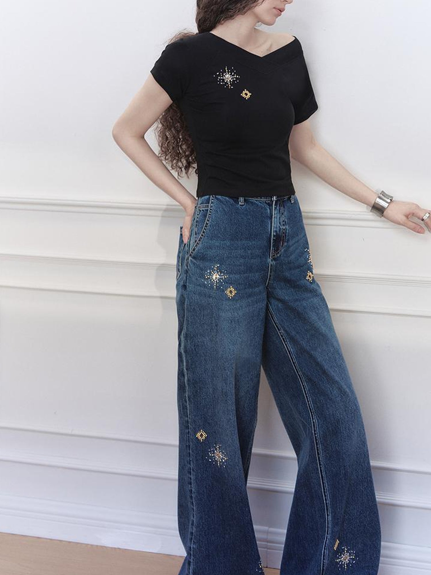 AnnoMundi V-Neck Rhinestone Embroidered Stretch Ribbed T-Shirt