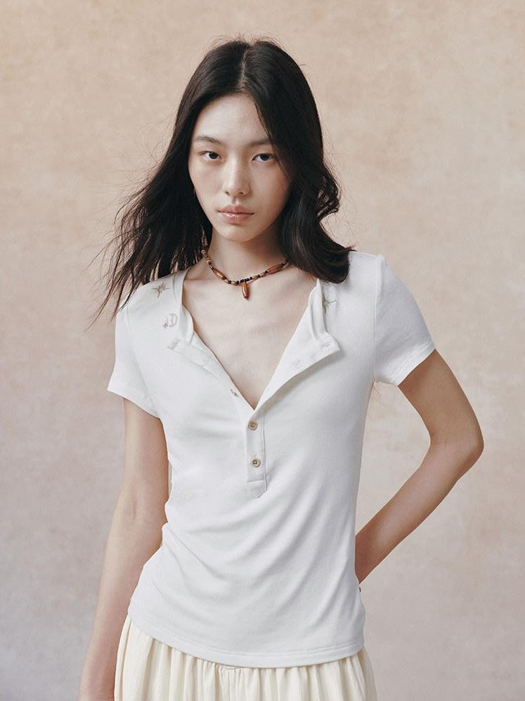 AnnoMundi Vintage Embroidered Half Placket Slim Women&