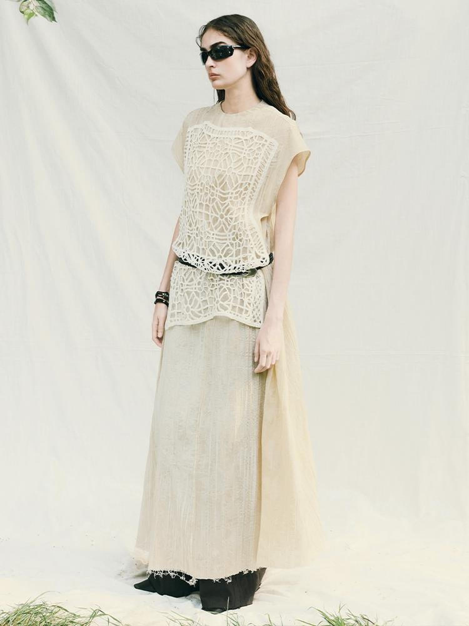 AnnoMundi Vintage Lace Trimmed Silhouette Dress