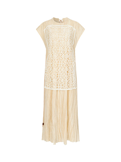 AnnoMundi Vintage Lace Trimmed Silhouette Dress