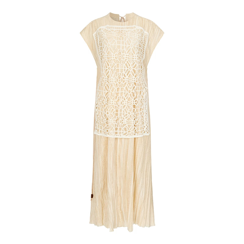 AnnoMundi_Vintage_Lace_Trimmed_Silhouette_Dress_MISSTT