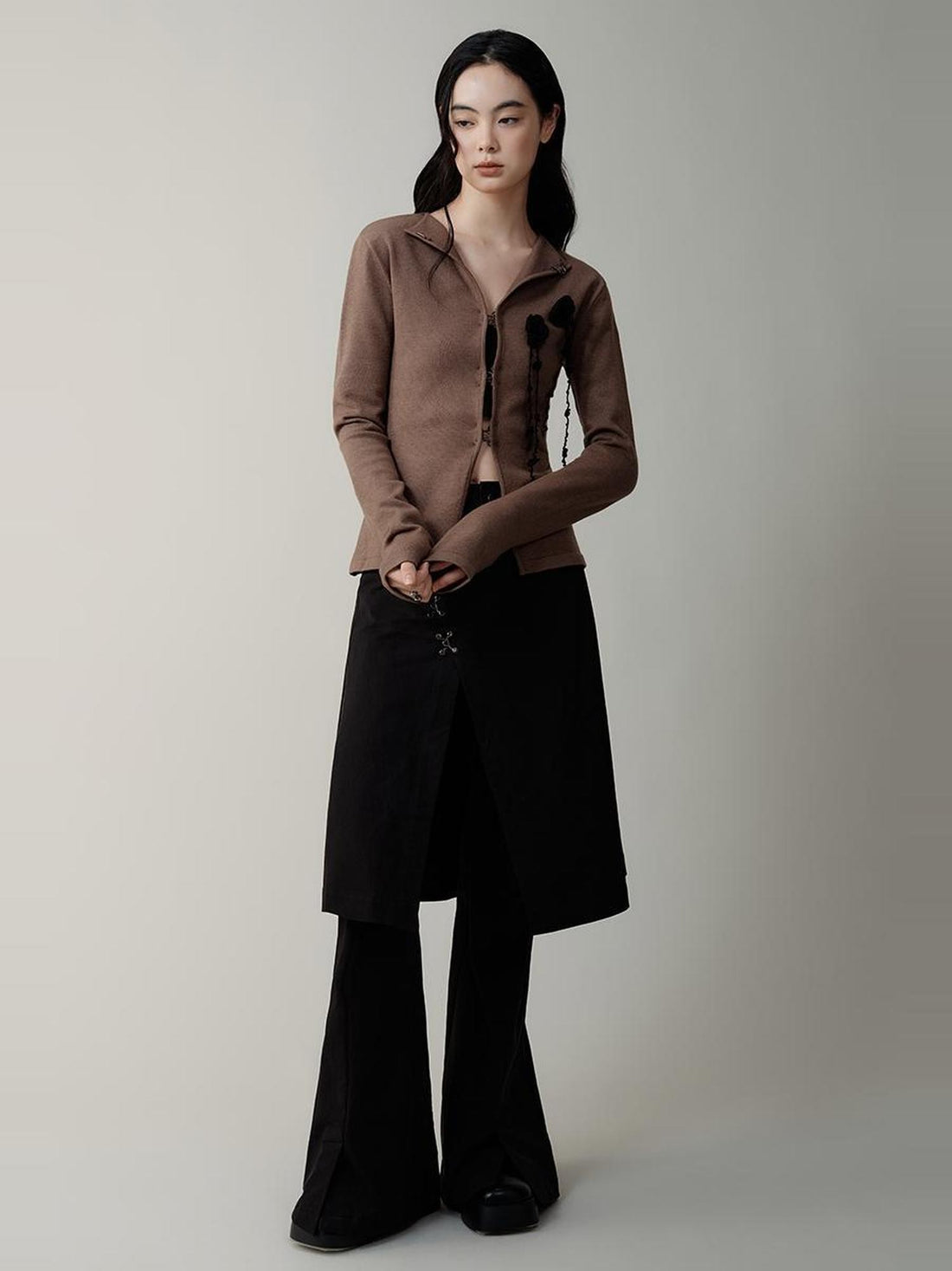 AnnoMundi Vintage Lapel Hook Closure Slim Women&