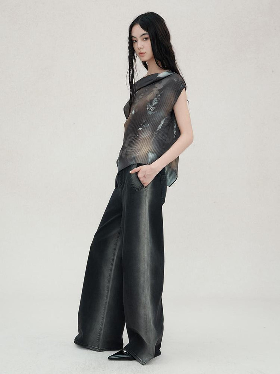 AnnoMundi Vintage Washed Wide Leg Jeans With Gradient Tint