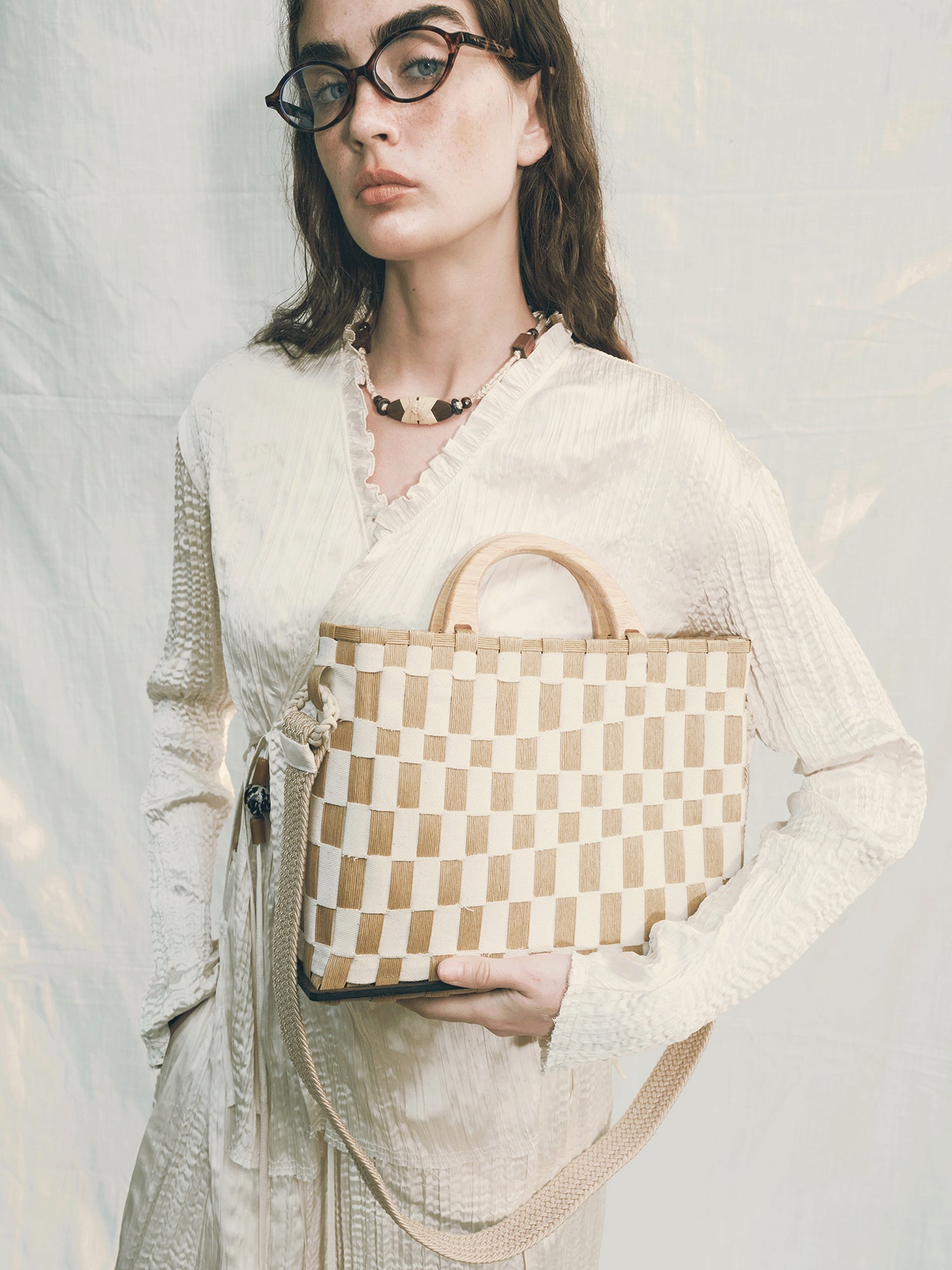 AnnoMundi Woven Wood Tote Timeless Waves